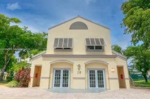8323 Lake Dr, Doral, FL 33166 - Photo 15