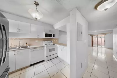 515 W 68th St #3, Hialeah, FL 33014 - Photo 7
