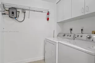 9805 NW 52nd St, Doral, FL 33178 - Photo 11