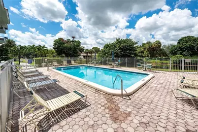 405 S Pine Island Rd #406D, Plantation, FL 33324 - Photo 9