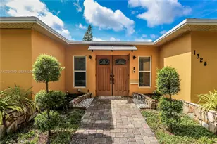 1324 Washington St, Hollywood, FL 33019 - Photo 1