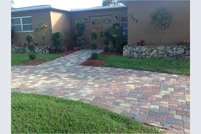 1324 Washington St, Hollywood, FL 33019 - Photo 1