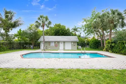 7661 NW 38th Ct, Sunrise, FL 33351 - Photo 35