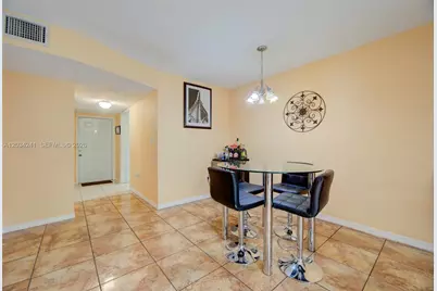 7661 NW 38th Ct, Sunrise, FL 33351 - Photo 5