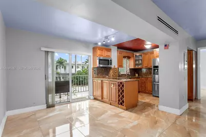 1820 James Ave #2F, Miami Beach, FL 33139 - Photo 5