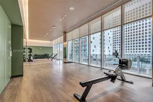 77 SE 5th St, Miami, FL 33131 - Photo 33