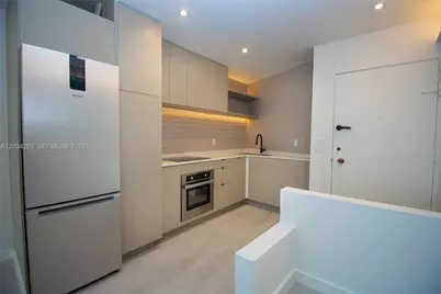 2899 Collins Ave #1422, Miami Beach, FL 33140 - Photo 5