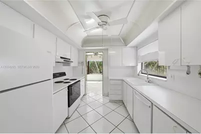 6010 S Falls Cir Dr #323, Lauderhill, FL 33319 - Photo 7