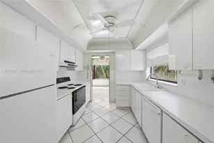 6010 S Falls Cir Dr, Lauderhill, FL 33319 - Photo 7