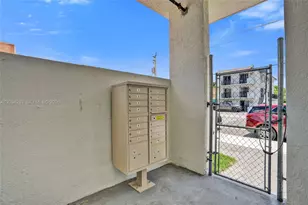 1567 NW 1st St, Miami, FL 33125 - Photo 17