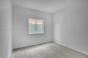 1567 NW 1st St, Miami, FL 33125 - Photo 13