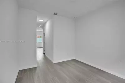 1567 NW 1st St #3, Miami, FL 33125 - Photo 15