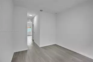 1567 NW 1st St, Miami, FL 33125 - Photo 15