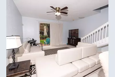 1611 Veracruz Ln #5-17, Weston, FL 33327 - Photo 5