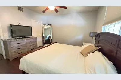 1611 Veracruz Ln #5-17, Weston, FL 33327 - Photo 15