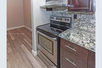 298 SW 6th St #103, Boca Raton, FL 33432 - Photo 11