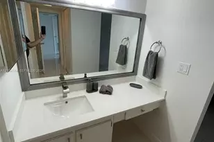 20335 W Country Club Dr, Aventura, FL 33180 - Photo 13