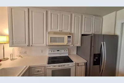 2104 Tigris Dr, West Palm Beach, FL 33411 - Photo 9