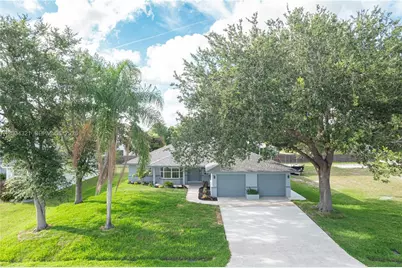 401 SW Ridgecrest Dr, Port Saint Lucie, FL 34953 - Photo 1