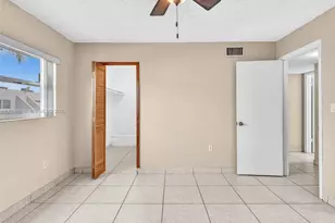 210 NW 87th Ave, Miami, FL 33172 - Photo 35