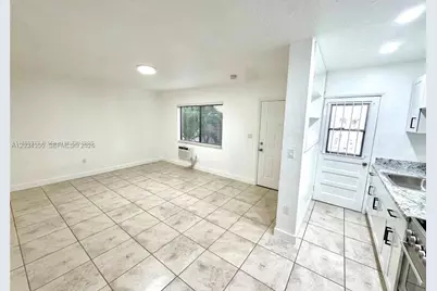 550 SW 10th St #6, Miami, FL 33130 - Photo 5