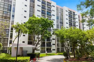 17021 N Bay Rd, Sunny Isles Beach, FL 33160 - Photo 1