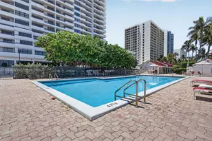 2555 Collins Ave, Miami Beach, FL 33140 - Photo 27