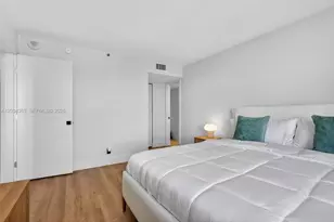 2555 Collins Ave, Miami Beach, FL 33140 - Photo 13