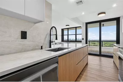 2555 Collins Ave #1812, Miami Beach, FL 33140 - Photo 5