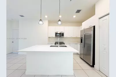 8001 NW 41st St #205, Doral, FL 33166 - Photo 3