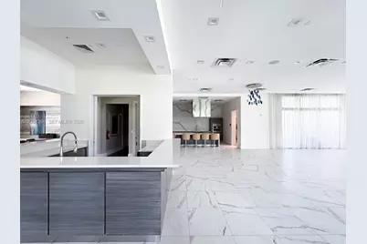 8001 NW 41st St #205, Doral, FL 33166 - Photo 21