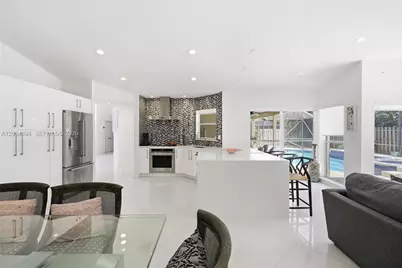 9612 N Carousel Cir N, Boca Raton, FL 33434 - Photo 11
