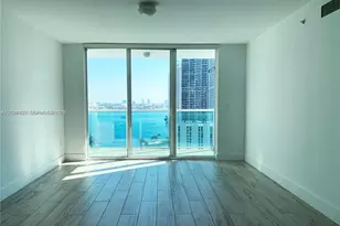31 SE 5th St, Miami, FL 33131 - Photo 9