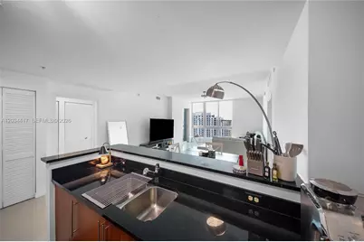 300 S Biscayne Blvd #T-3406, Miami, FL 33131 - Photo 15
