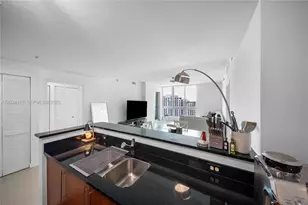 300 S Biscayne Blvd, Miami, FL 33131 - Photo 15