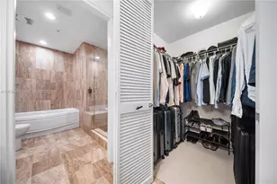 300 S Biscayne Blvd, Miami, FL 33131 - Photo 9