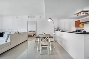 300 S Biscayne Blvd, Miami, FL 33131 - Photo 17
