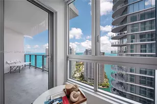 300 S Biscayne Blvd, Miami, FL 33131 - Photo 3
