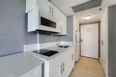 19201 Collins Ave #827, Sunny Isles Beach, FL 33160 - Photo 7