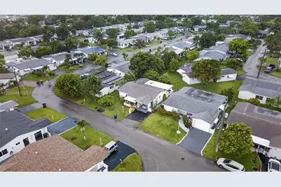 4271 NW 49th Ter, Lauderdale Lakes, FL 33319 - Photo 45