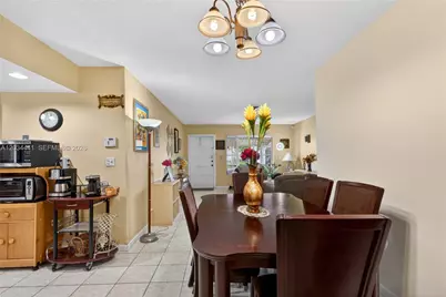4271 NW 49th Ter, Lauderdale Lakes, FL 33319 - Photo 13