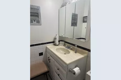 4271 NW 49th Ter, Lauderdale Lakes, FL 33319 - Photo 33