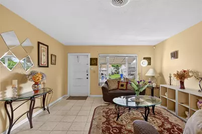 4271 NW 49th Ter, Lauderdale Lakes, FL 33319 - Photo 7