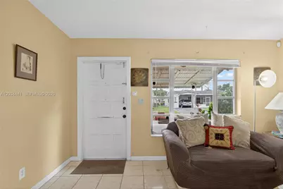4271 NW 49th Ter, Lauderdale Lakes, FL 33319 - Photo 3