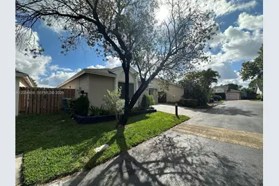5733 NW 100th Ct, Doral, FL 33178 - Photo 41