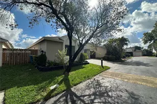 5733 NW 100th Ct, Doral, FL 33178 - Photo 41