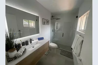 5733 NW 100th Ct, Doral, FL 33178 - Photo 25