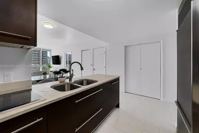 485 Brickell Ave #1709, Miami, FL 33131 - Photo 9