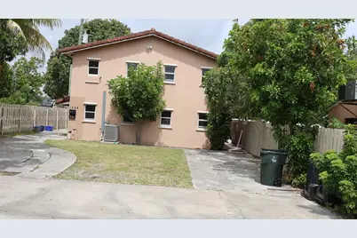 1029 S C St, Lake Worth, FL 33460 - Photo 1