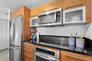 253 NE 2nd St, Miami, FL 33132 - Photo 7